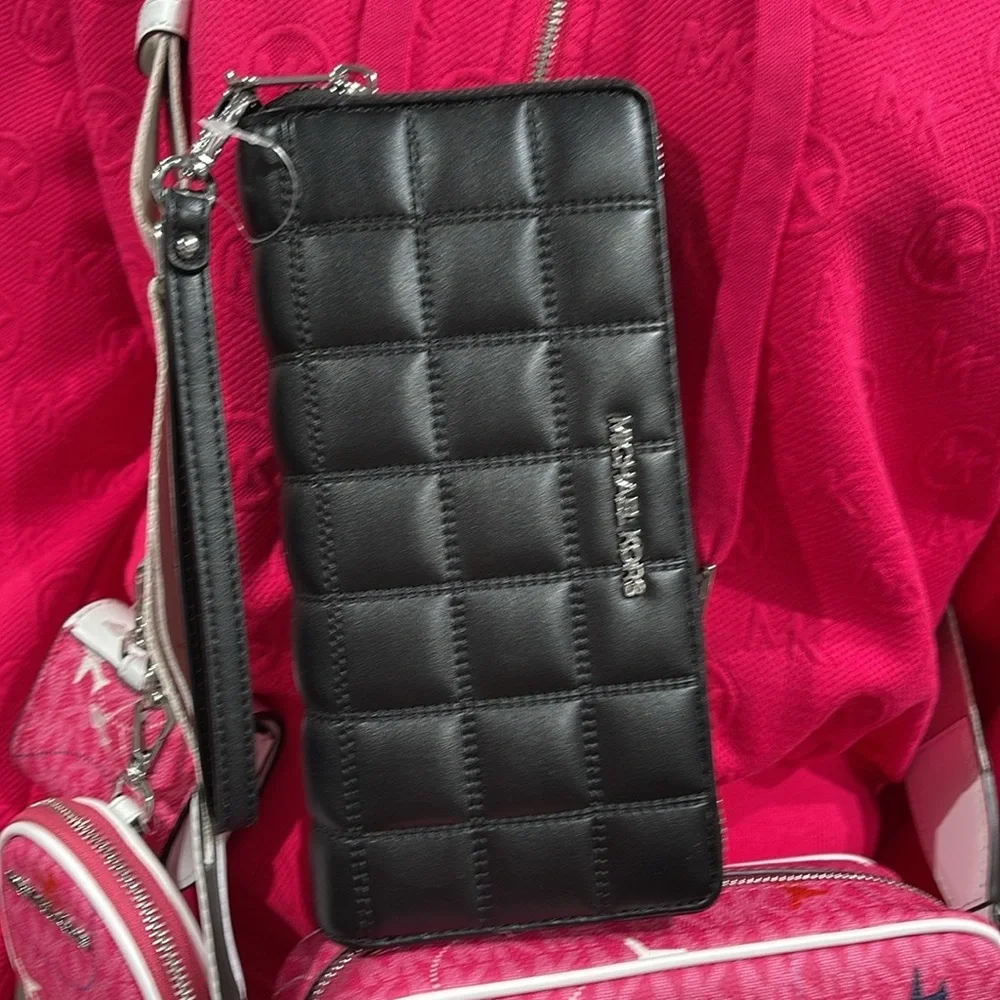 MICHAEL KORS Continental Wristlet Phone Case Wallet  Black  NWT